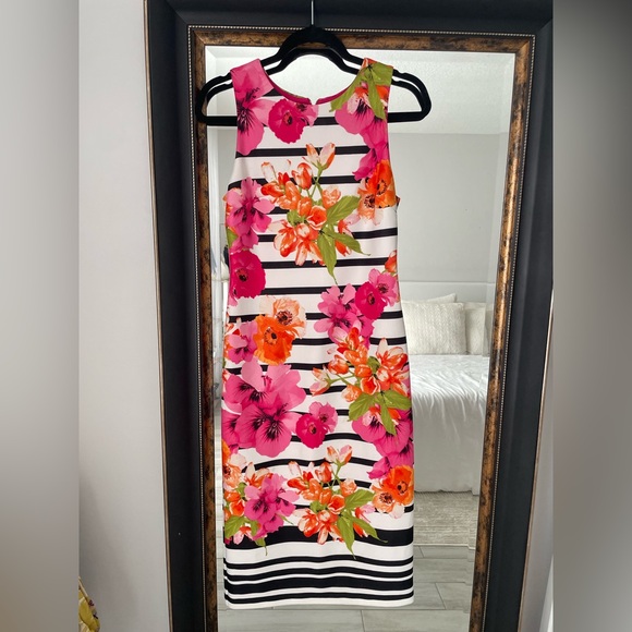 Vince Camuto Dresses & Skirts - Vince Camuto Pink and Orange Floral Midi Dress
